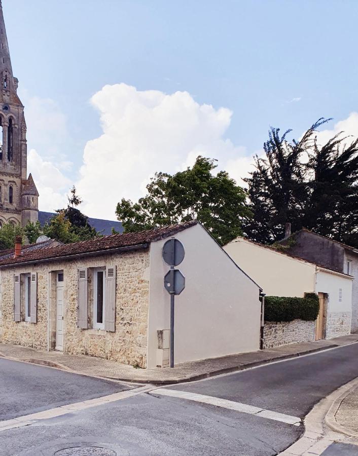 La Maison De Jeanne Lesparre-Médoc Exteriör bild
