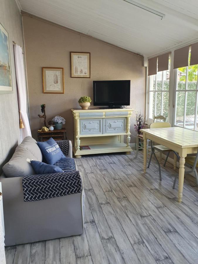La Maison De Jeanne Lesparre-Médoc Exteriör bild